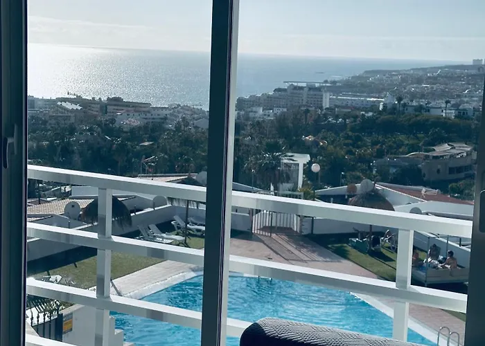 Island Village Heights Panoramic View Large Terrace San Eugenio Appartement *